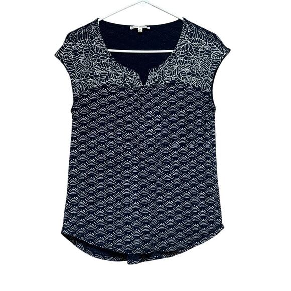 Skies Are Blue Tops - Skies Are Blue Women's SP Navy Cream Embroidered V-Neck Cap Sleeve Top Boutique